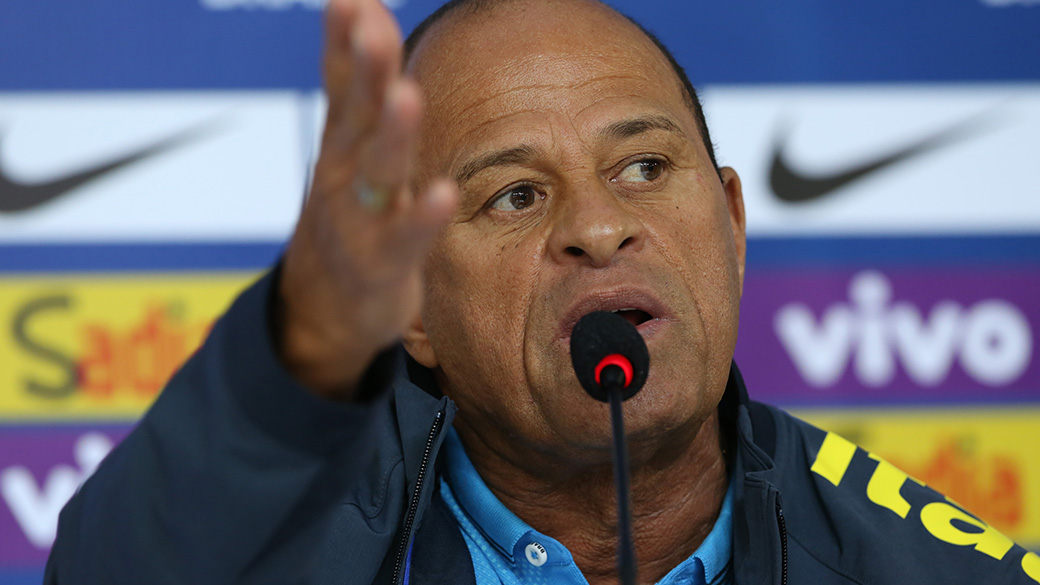 Comissão admite desgaste e pode poupar jogadores nos amistosos