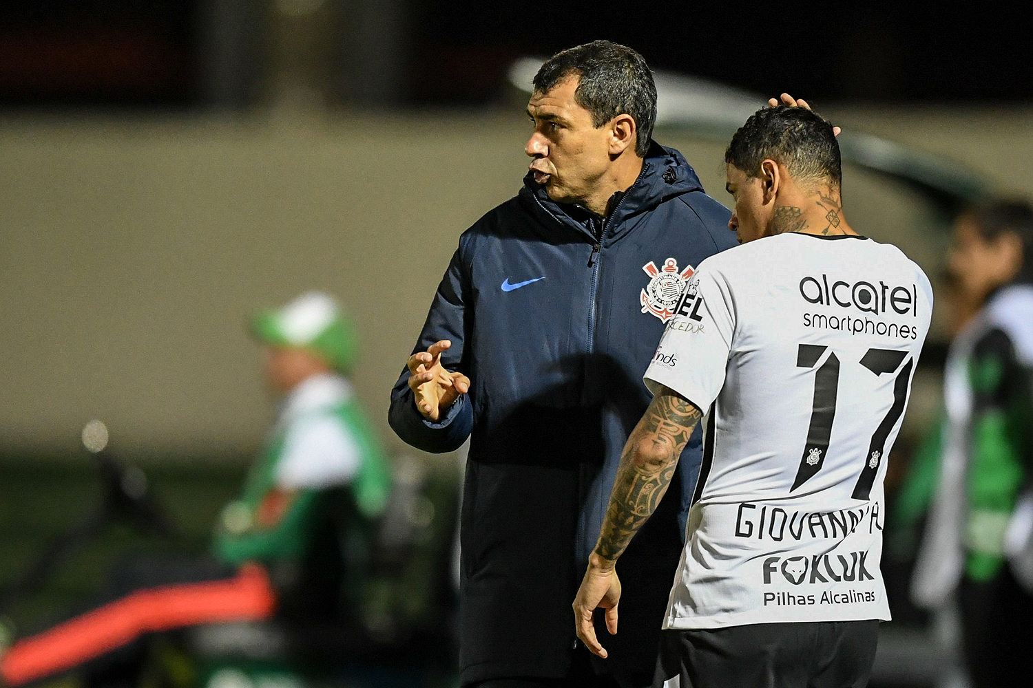 Brasileirão: o líder Corinthians enfrenta o Botafogo