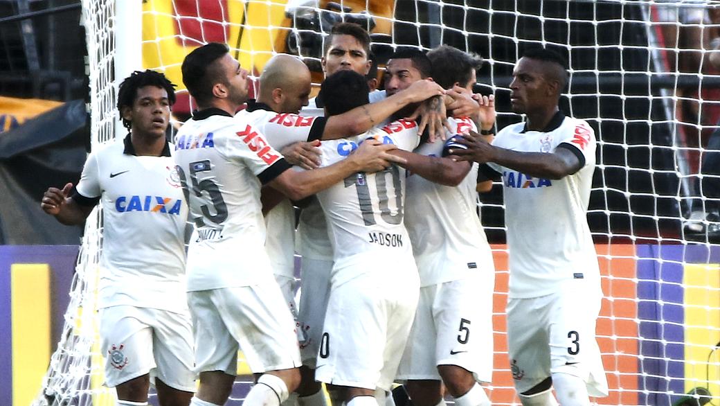 Corinthians recebe líder Cruzeiro pelo Brasileirão
