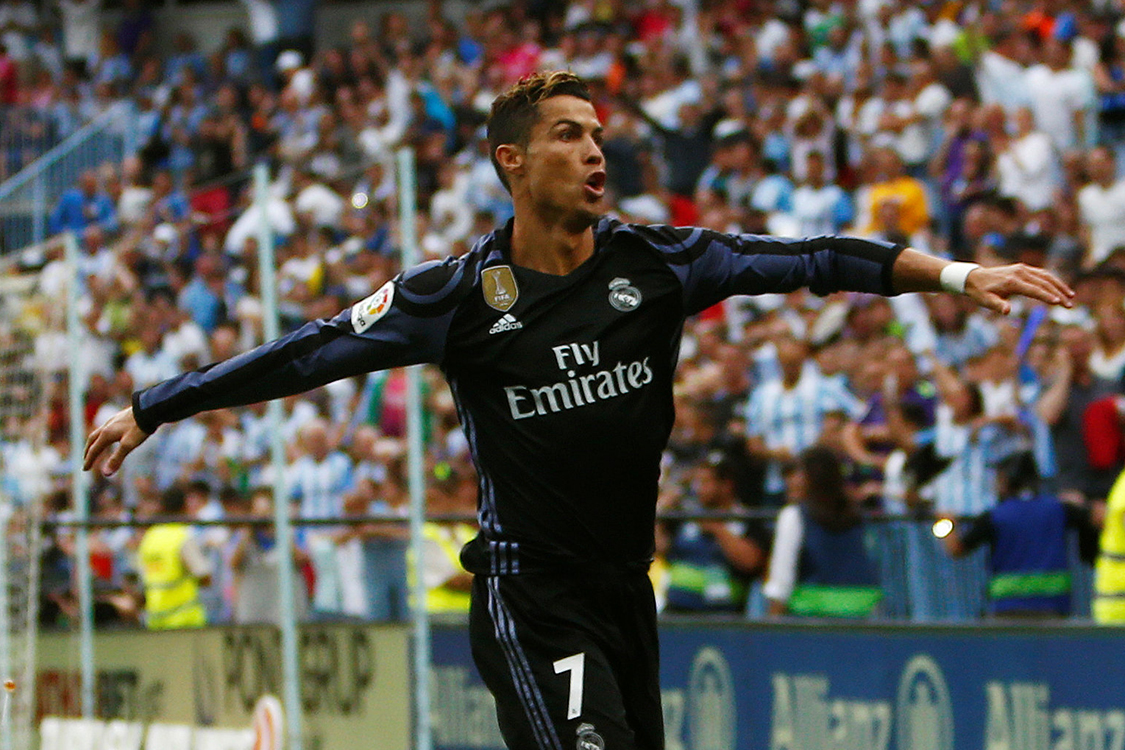 Cristiano Ronaldo, do Real Madrid, comemora gol durante partida contra o Malaga, válida pela última rodada da Liga Espanhola