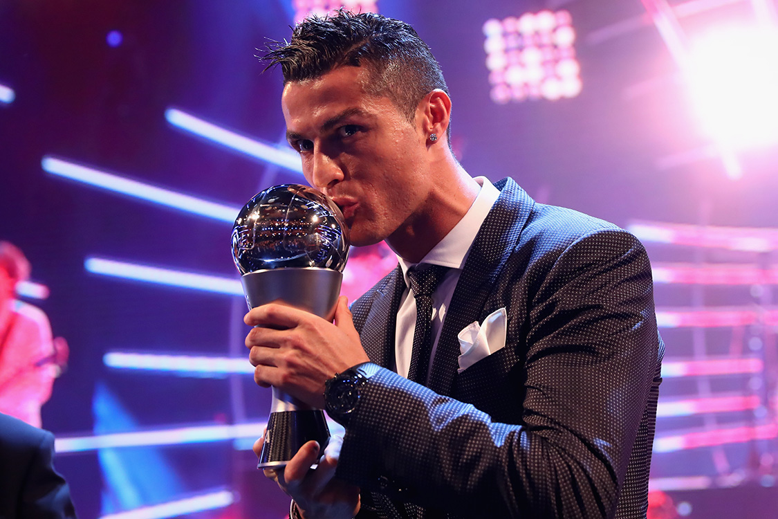 Cristiano Ronaldo melhor jogador do mundo pela quinta vez