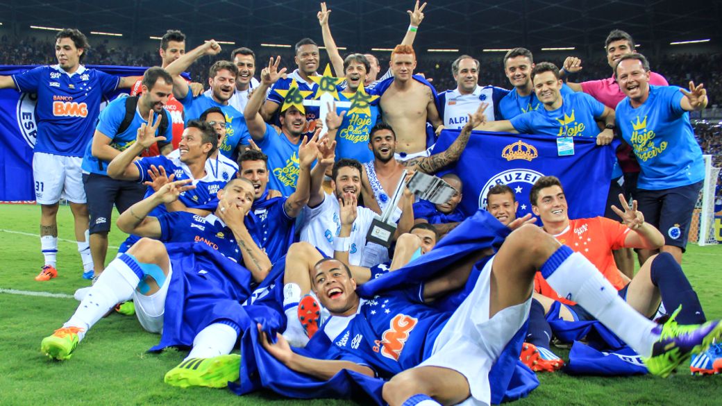 Brasileirão começa com vários candidatos ao título