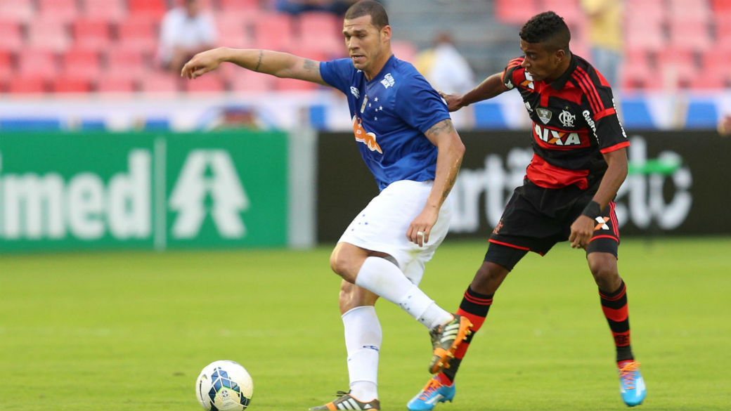 Cruzeiro vence o Flamengo e assegura liderança até julho