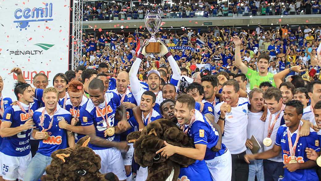 Cruzeiro empata com Atlético-MG e é campeão invicto