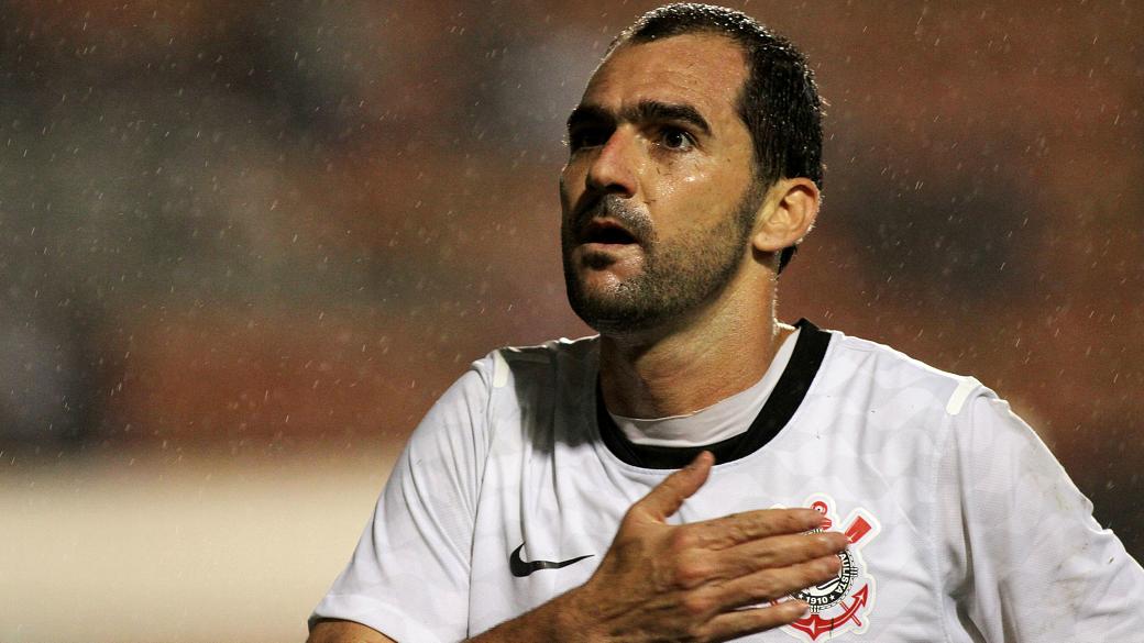 Corinthians estende contrato de Danilo até dezembro deste ano