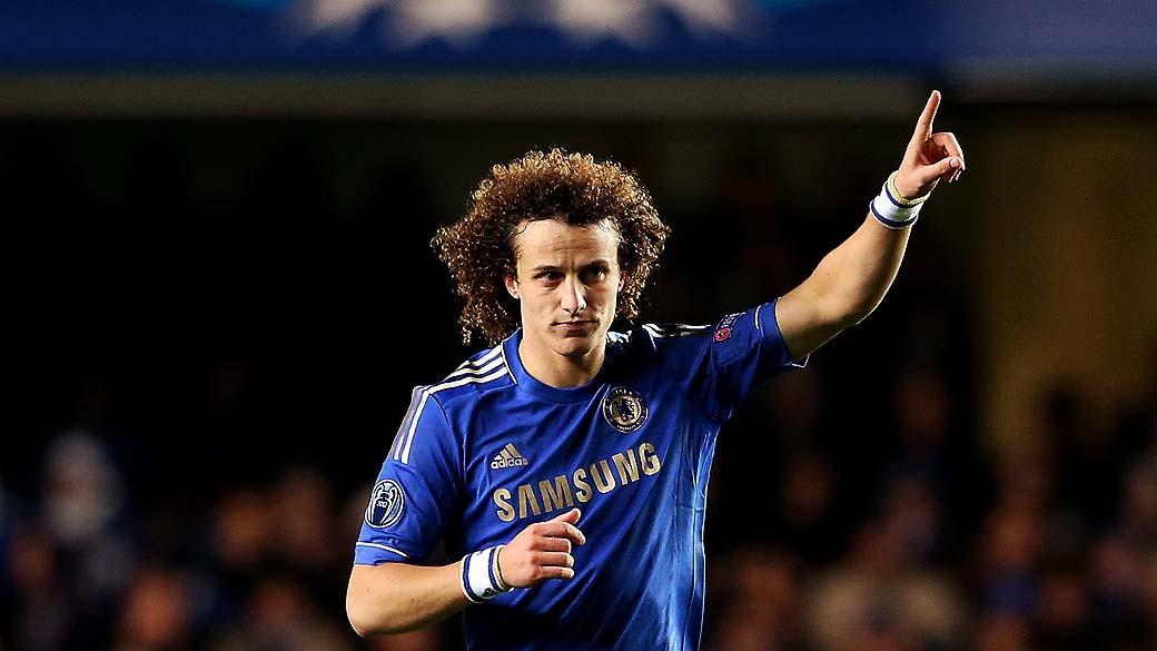Chelsea goleia, com gols de David Luiz e Oscar, mas é eliminado