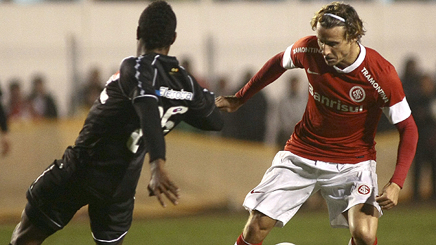 Na estreia de Forlán, Internacional empata com Vasco