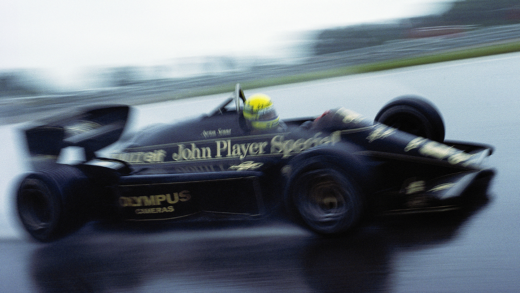 Ayrton Senna na Lotus com que venceu o seu primeiro GP, em Portugal, em 1985