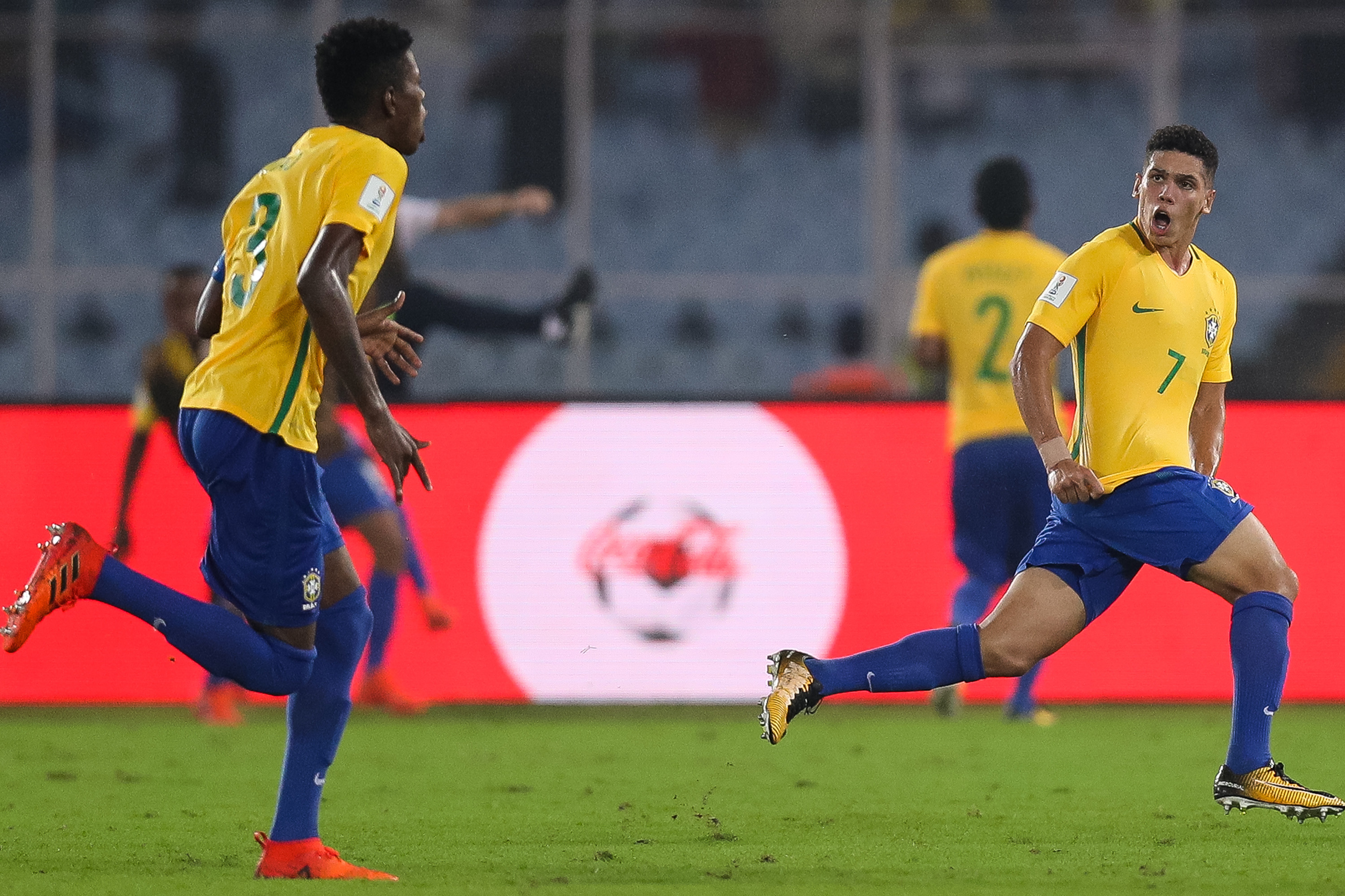 Agora é semifinal! Brasil vence Itália e avança na Copa do Mundo Sub-17