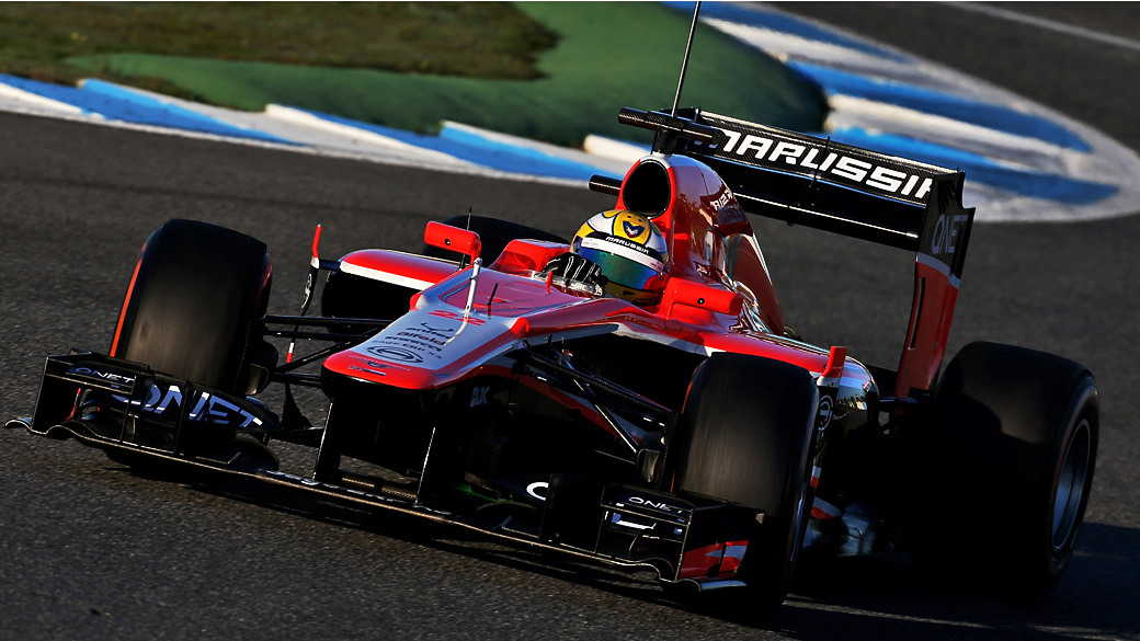 Piloto Luiz Razia é confirmado na Marussia e já faz treinos