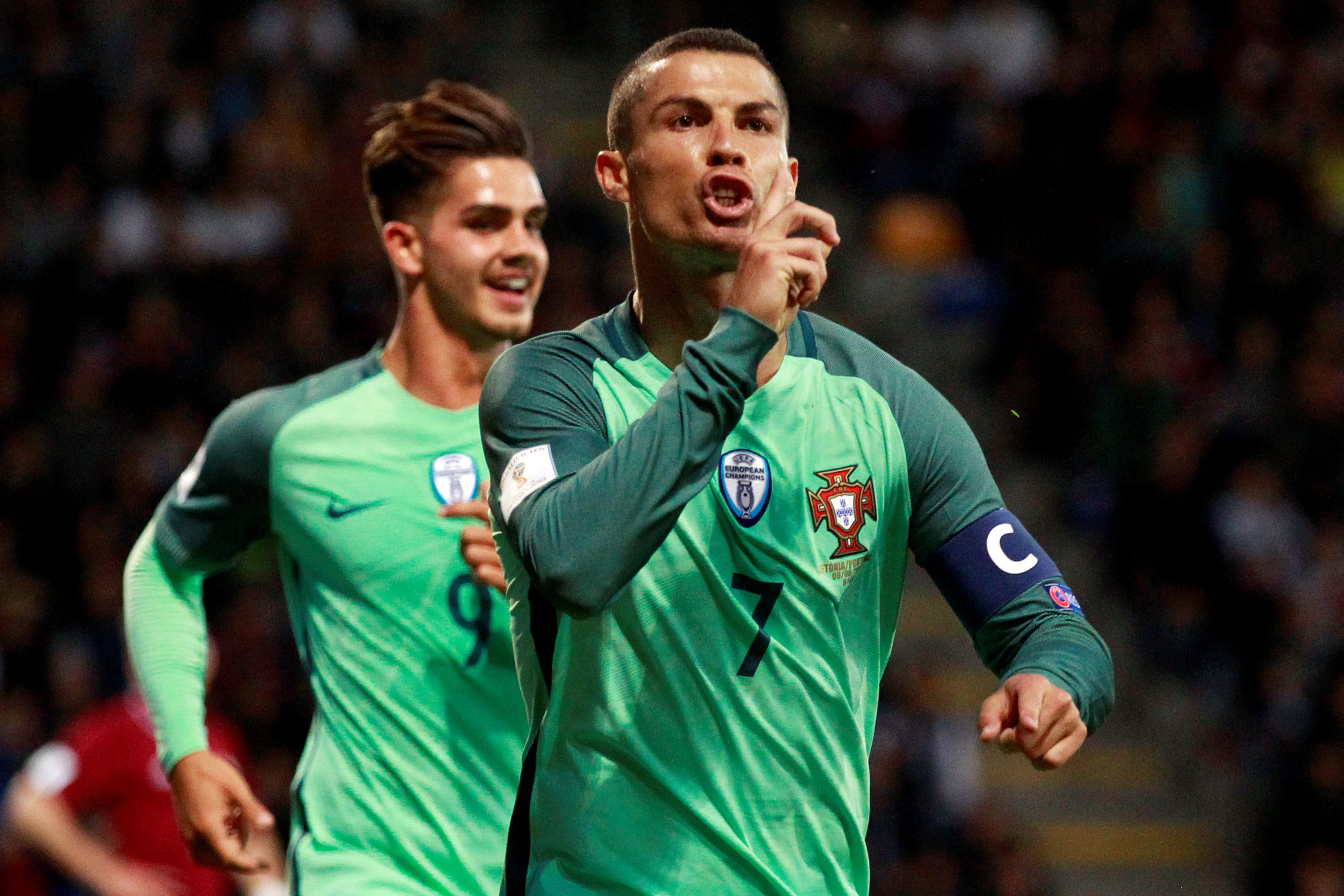 Cristiano marca dois gols em vitória de Portugal sobre Letônia