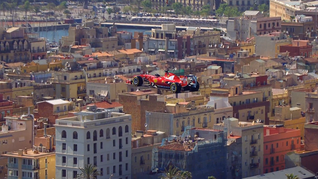 F1: Ferrari ‘voa’ sobre Barcelona para promover GP