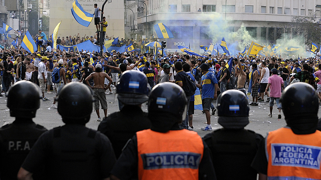 Torcedor da cidade de Messi é deportado por violência