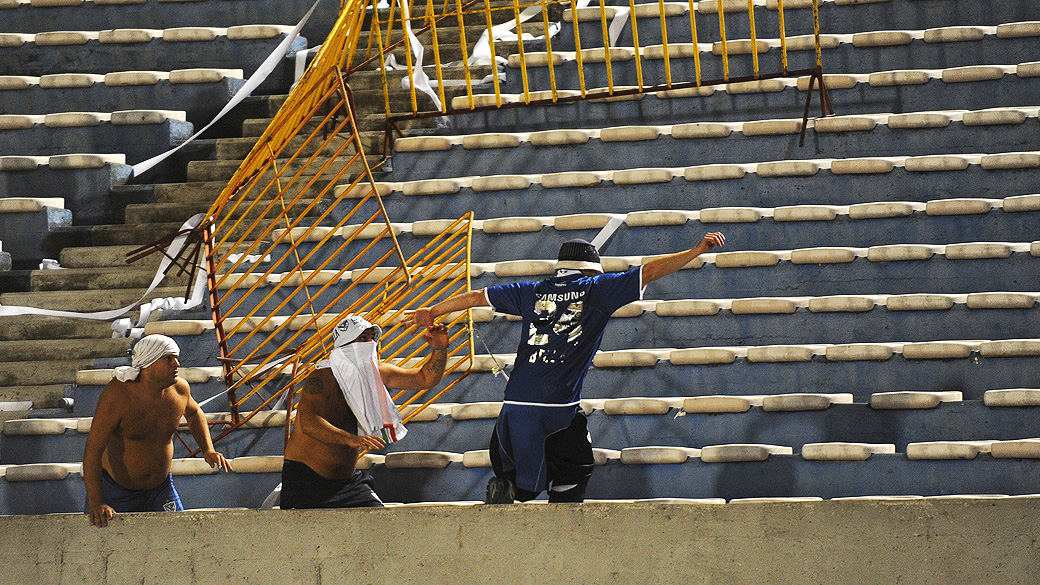 Violência: Conmebol abre processo contra Peñarol e Velez