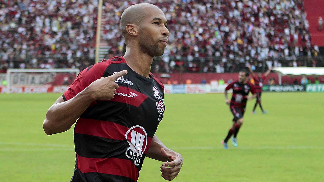 No Barradão, Vitória empata com Bahia e confirma título estadual