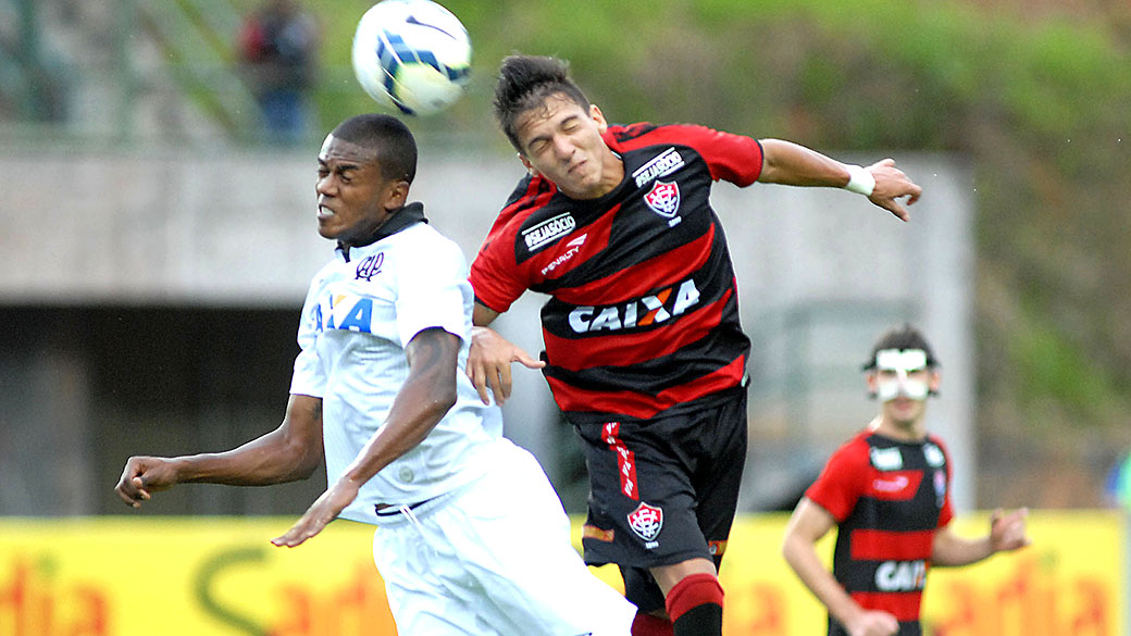 Vitória e Atlético-PR empatam por 2 a 2 em Salvador