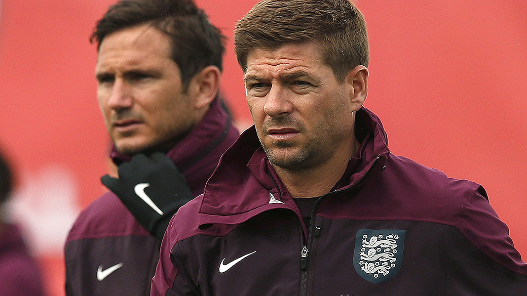Lampard (à esq.) e Gerrad: mais uma vez, juntos, liderando a seleção inglesa na Copa