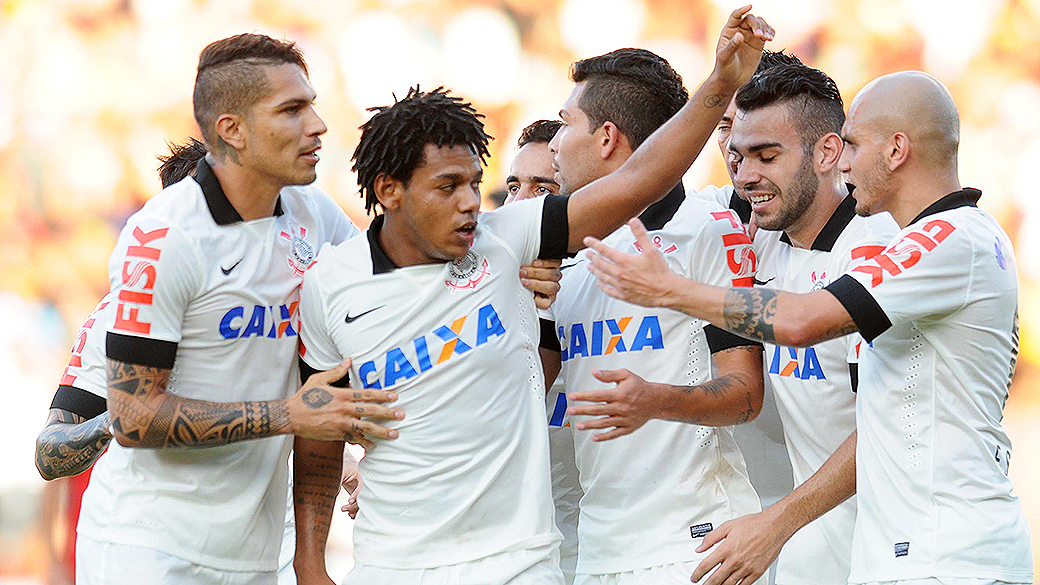 Depois de dois empates e uma derrota, Corinthians marca 4 a 1 sobre o Sport