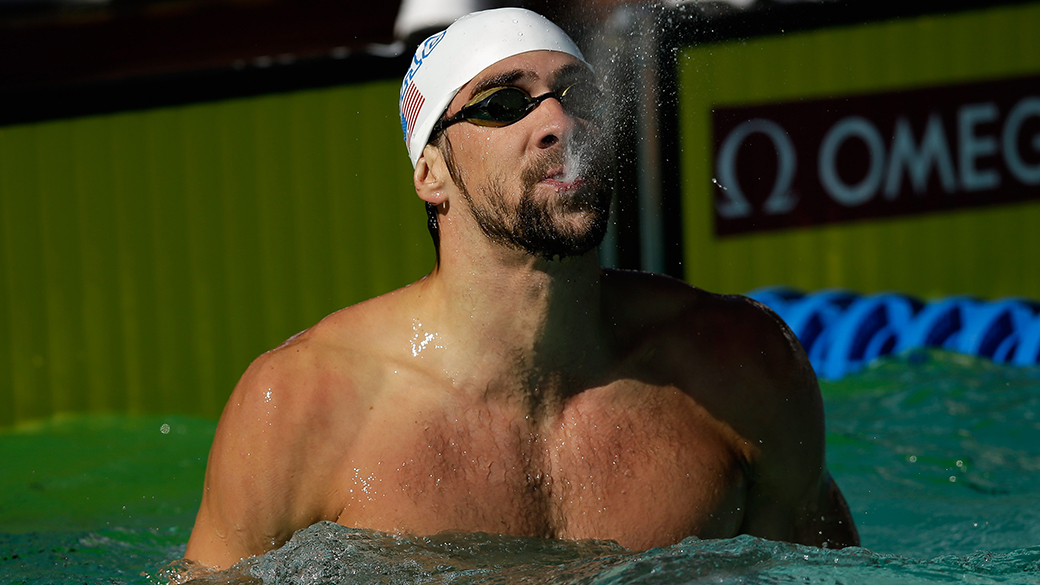 Phelps divide ouro com compatriota em prova nos EUA