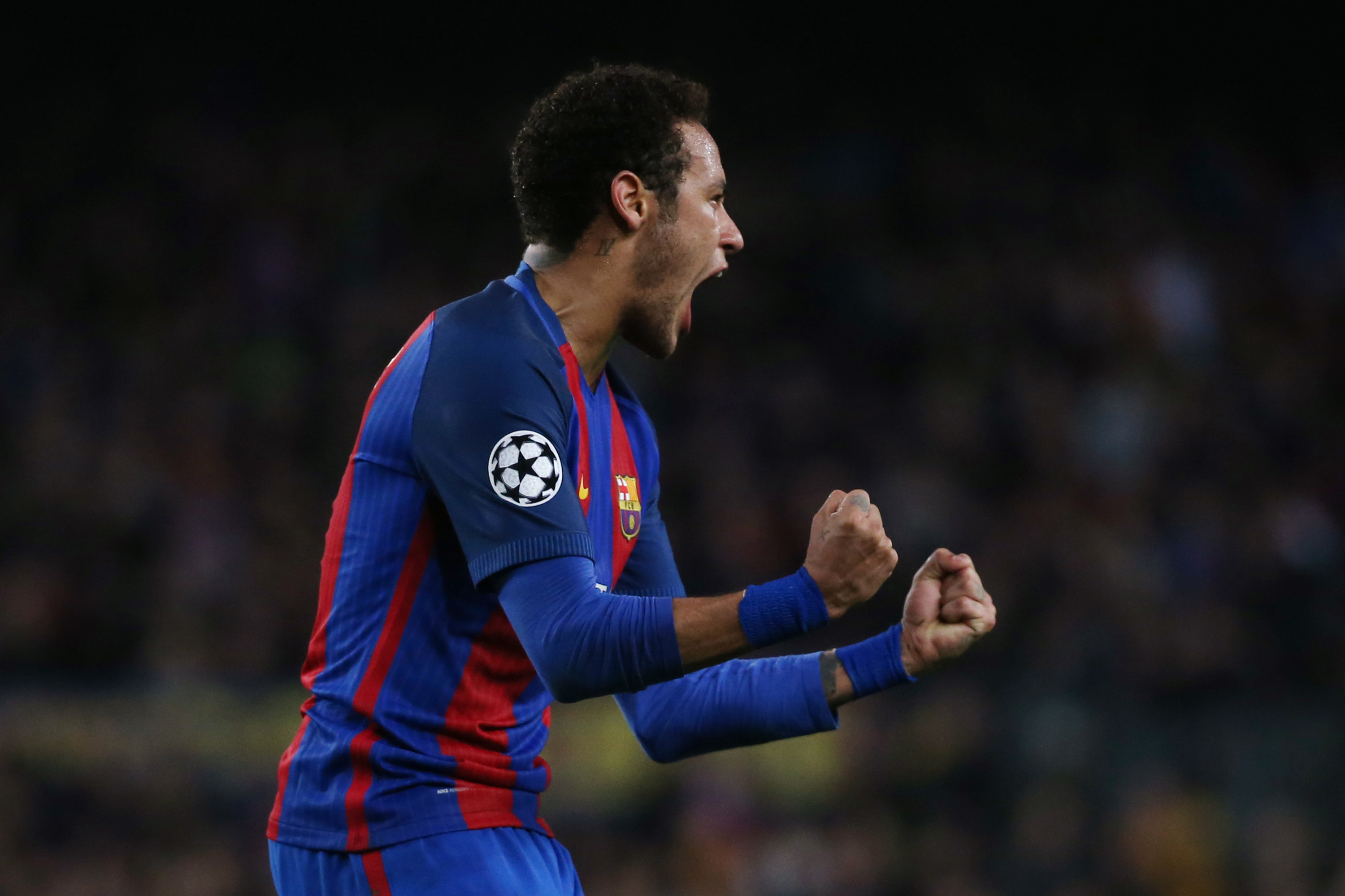 Neymar comemora um dos gols no jogo histórico -