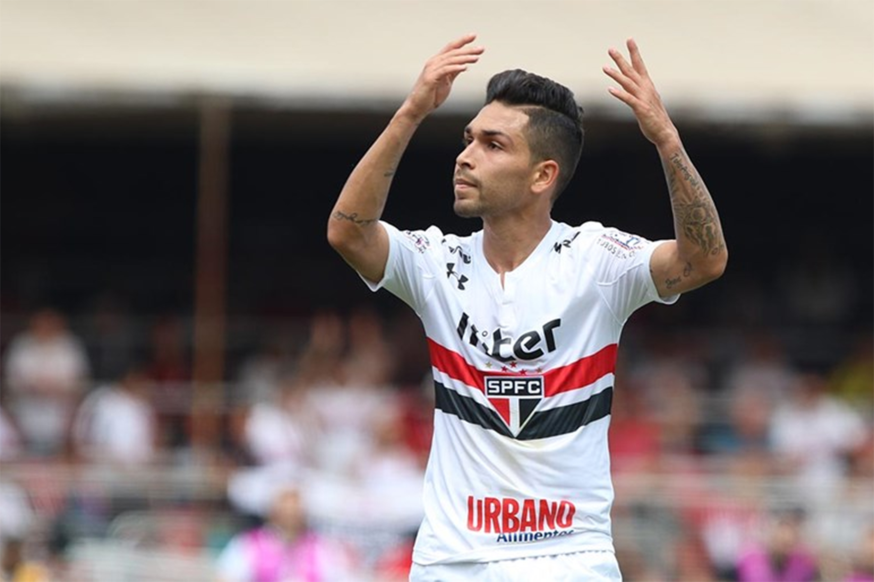 São Paulo reúne imagens para protestar contra arbitragem na CBF