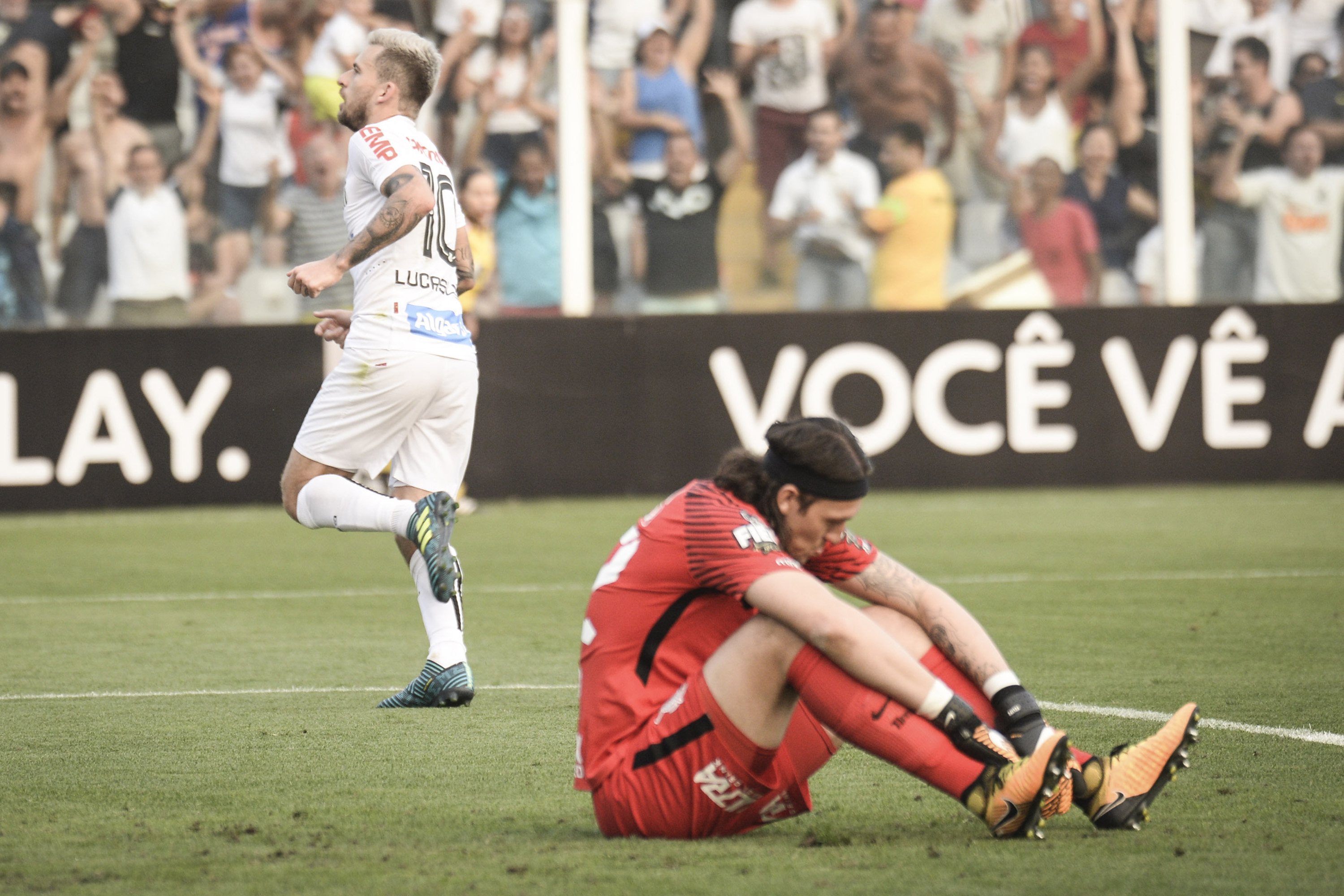 Brasileirão: Santos vence Corinthians e vantagem para o rival cai