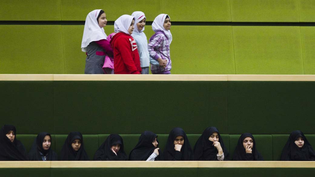 Irã proíbe mulheres na plateia de jogo da Liga Mundial de Vôlei
