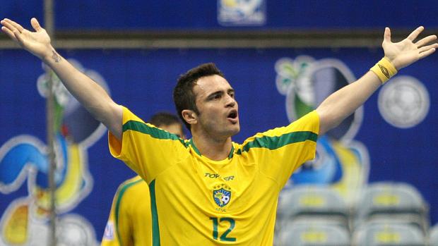 Falcão se despede da Seleção Brasileira de Futsal com mais de 400 gols e  apontado como o maior de todos os tempos