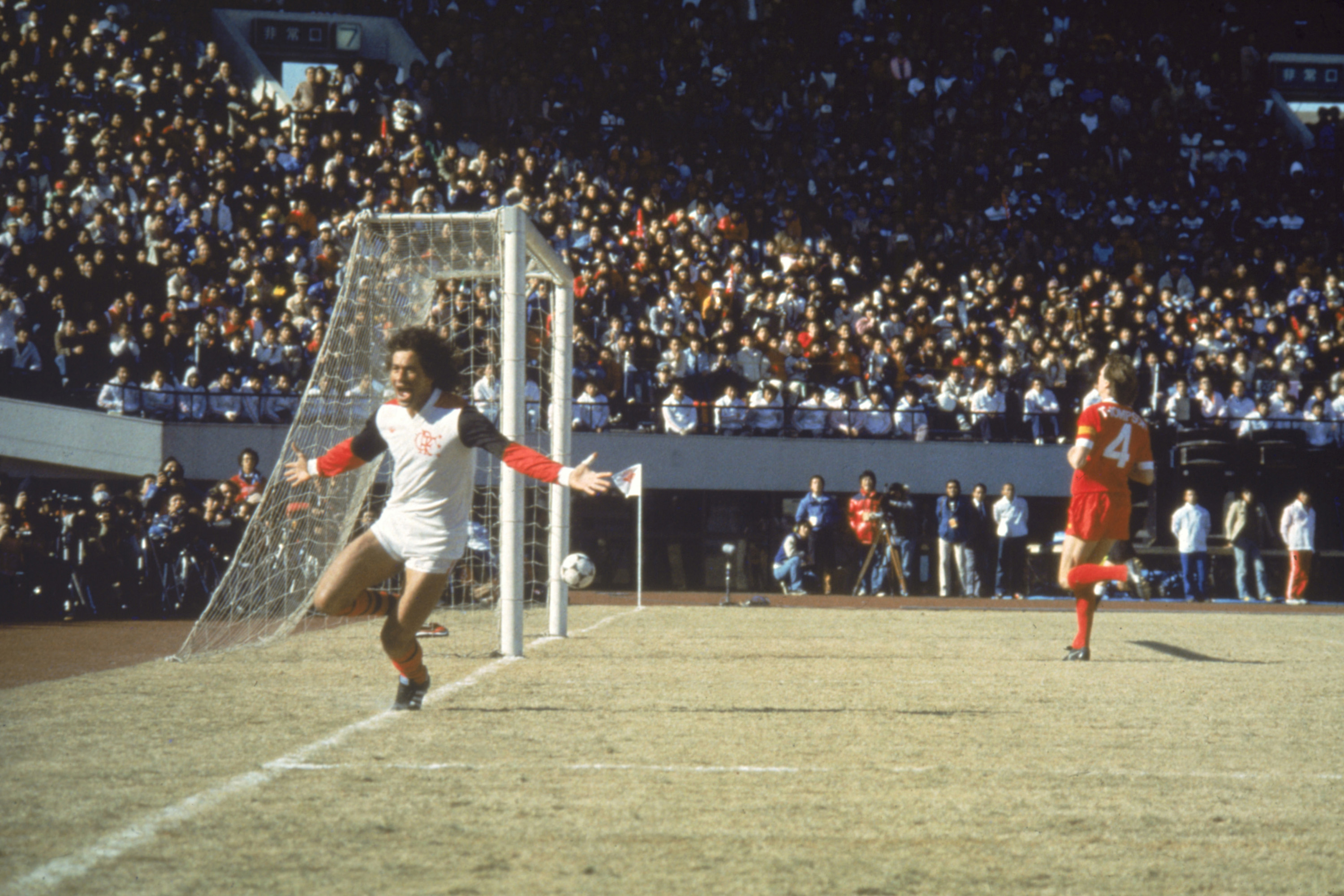 tira-teima entre brasileiros e ingleses no Mundial: Flamengo campeão mundial em 1981