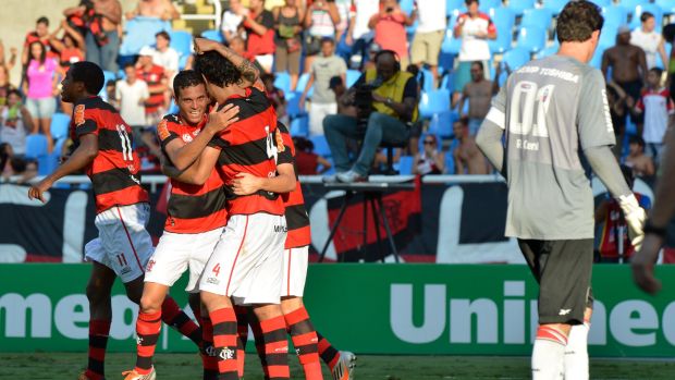 Luis Fabiano perde pênalti, e Flamengo derrota São Paulo