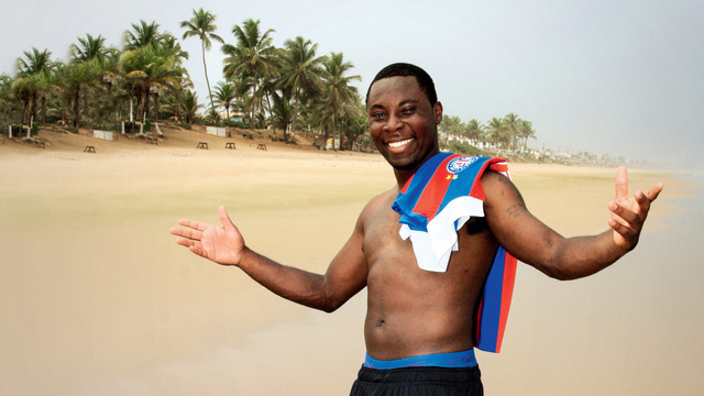 Freddy Adu, aposta do Bahia, na praia em Salvador: mais uma chance