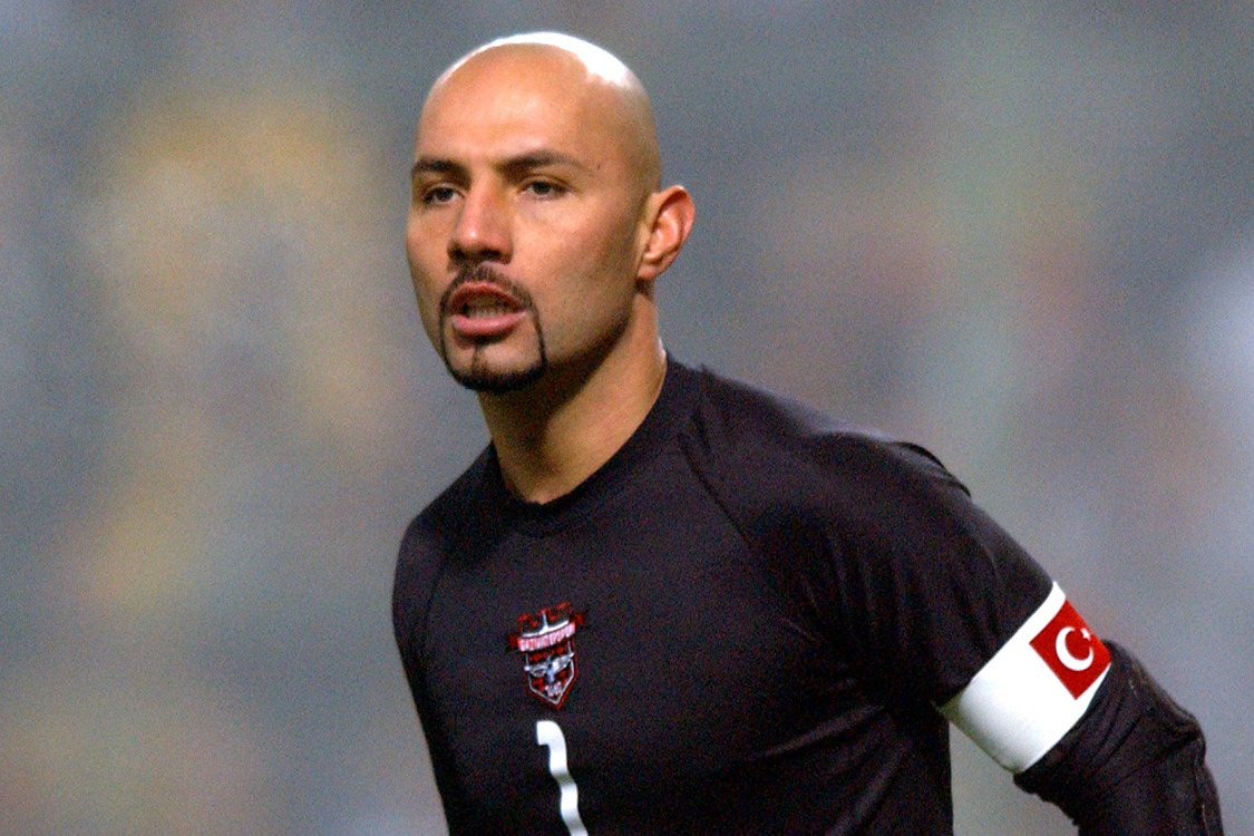 Ex-goleiro turco é preso por ligação com grupo de oposição