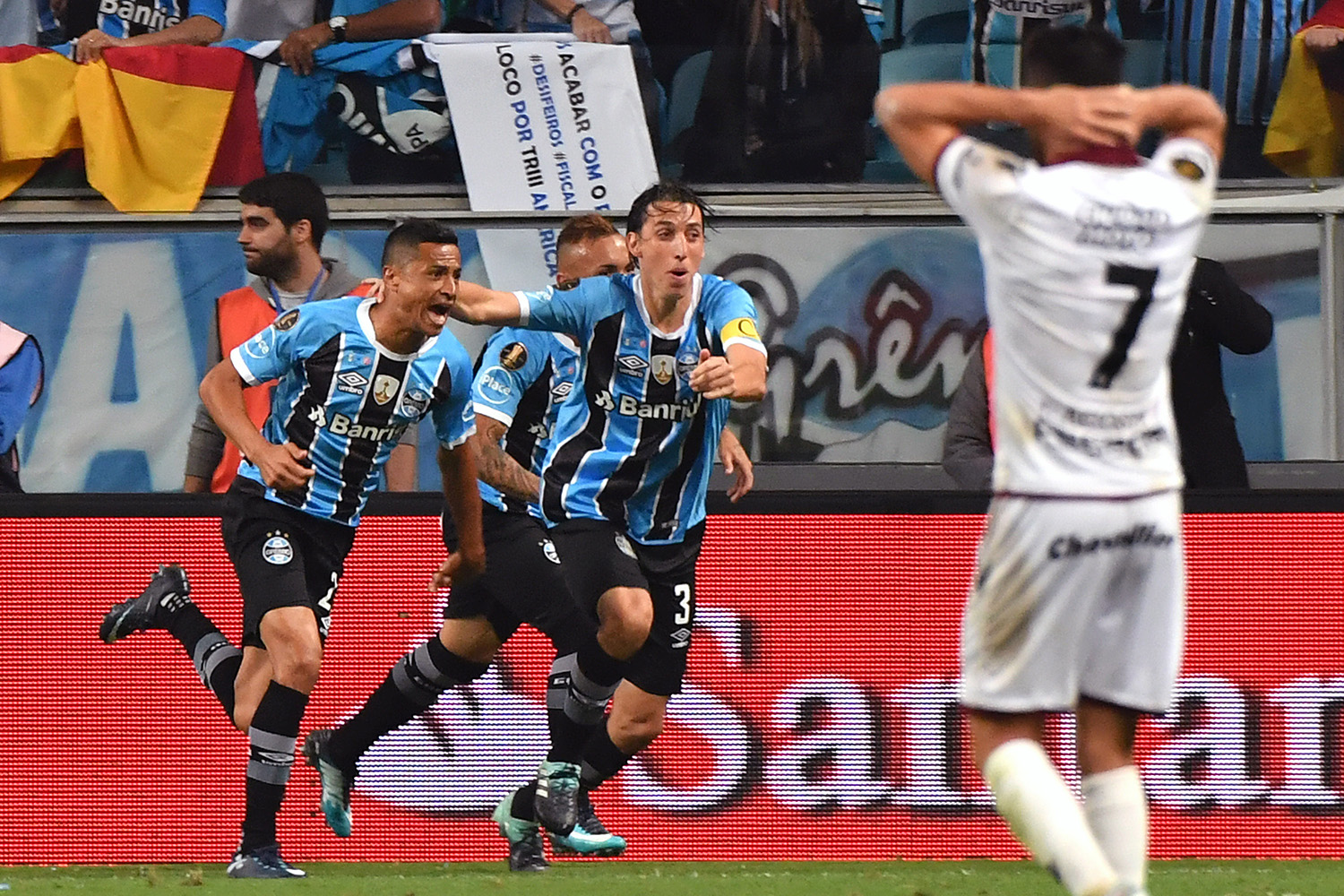 Mundial de Clubes: Cícero e Cristian, fora da lista do Grêmio