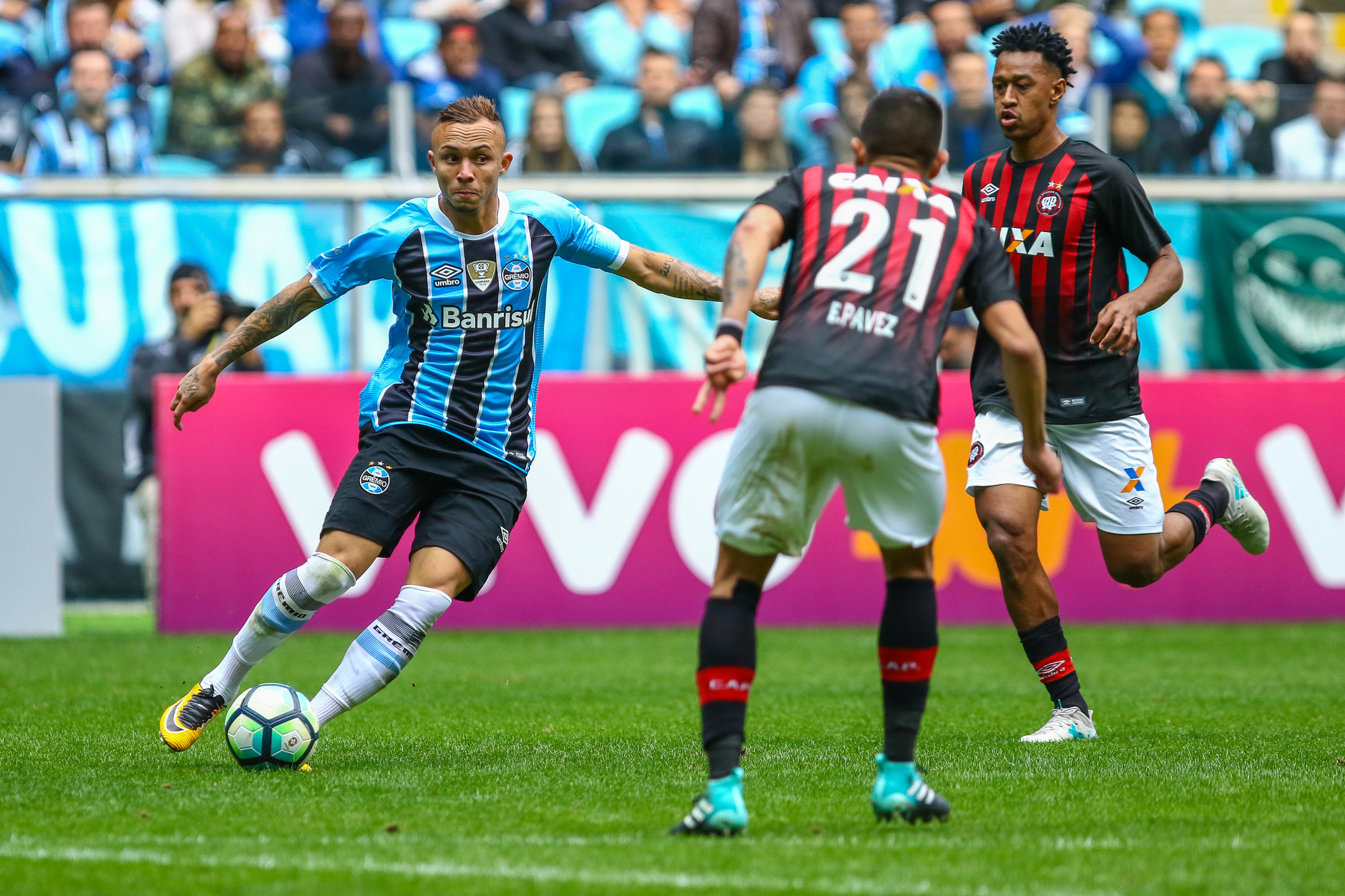 Brasileirão: Grêmio perde chance de se aproximar do Corinthians