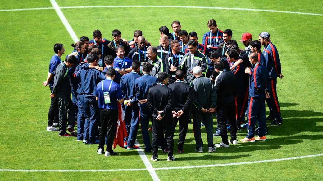A seleção iraniana conhece o gramado do Mineirão na véspera da partida contra a Argentina