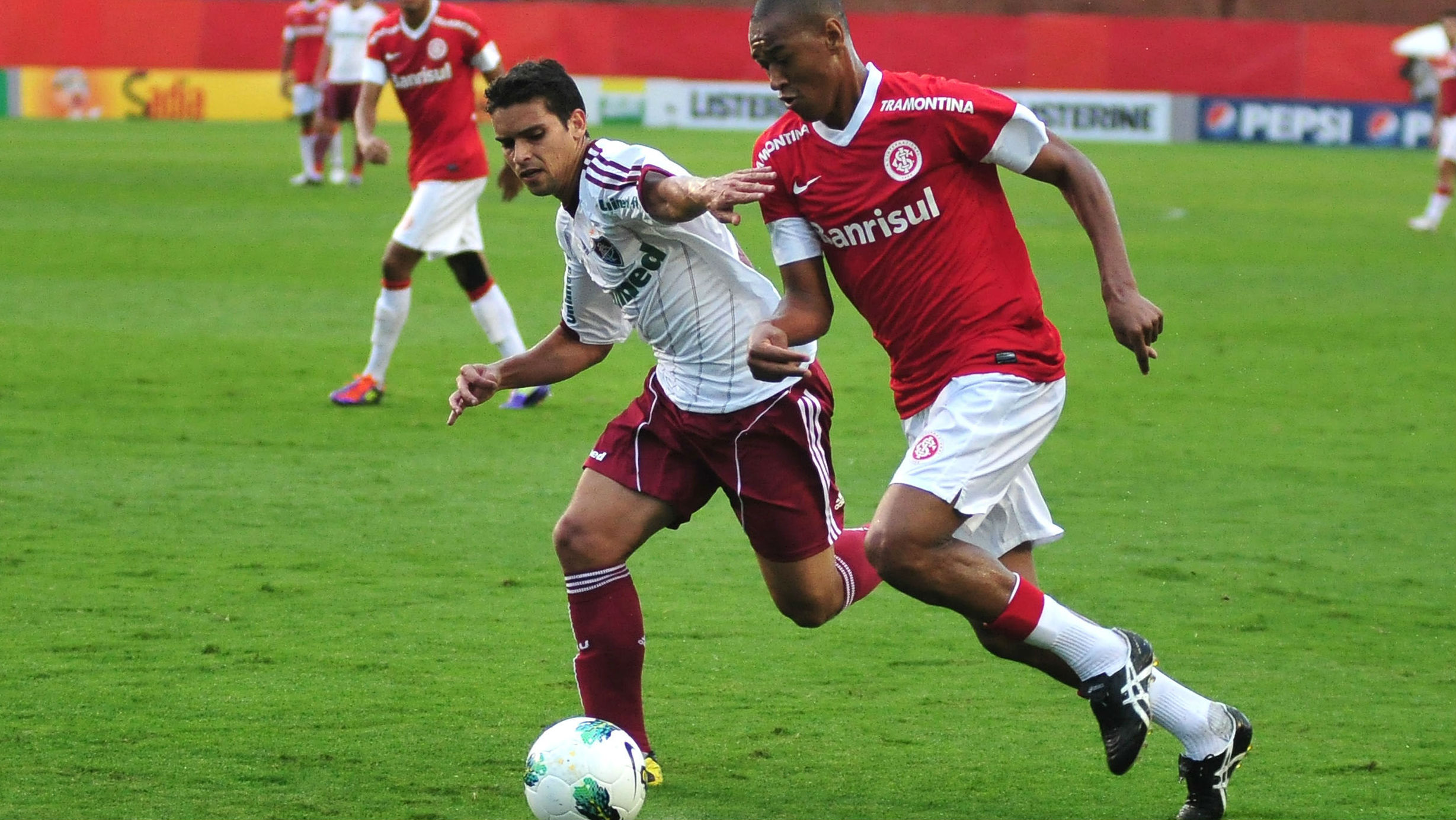 Fluminense vence Inter por 1 x 0 e consolida liderança