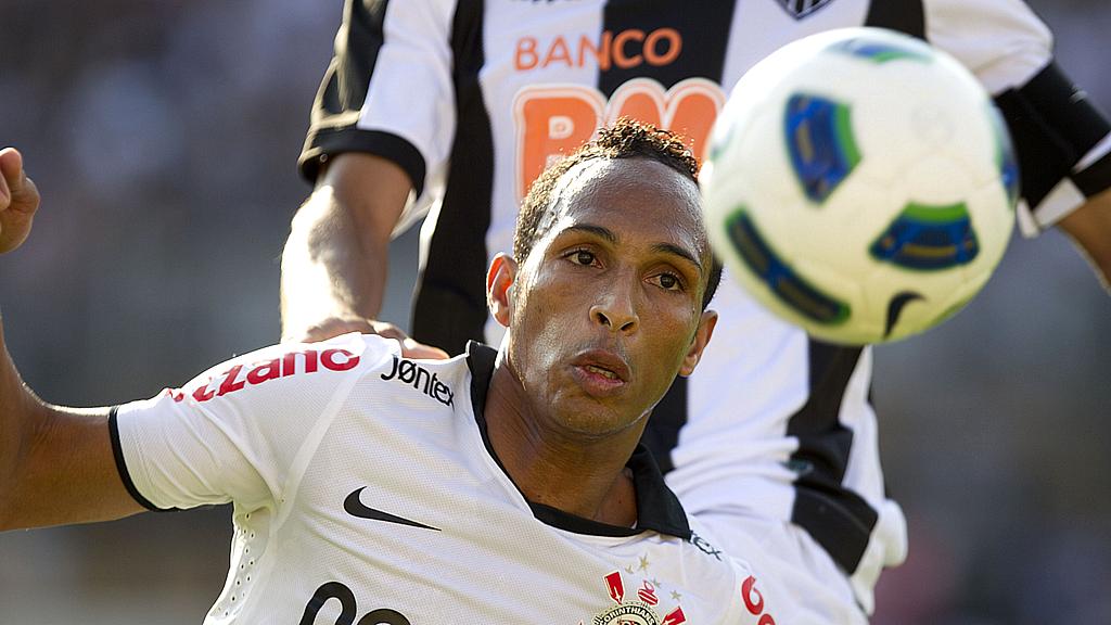 Liedson: jogador deixou o Corinthians há dois dias