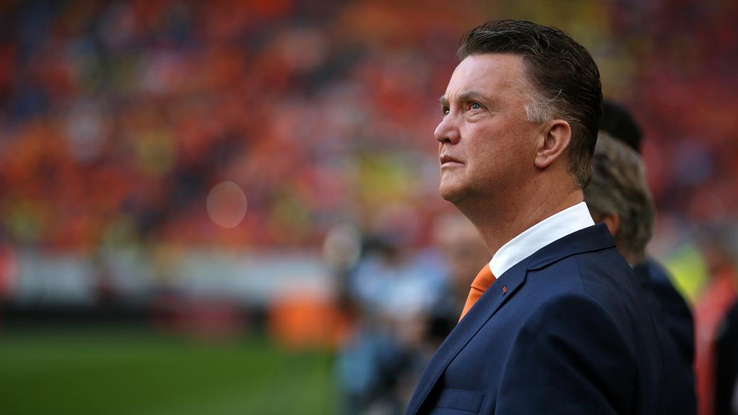 Manchester United anuncia Van Gaal como novo técnico