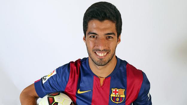 Luis Suárez vestiu a camisa do Barcelona e treinou com os companheiros
