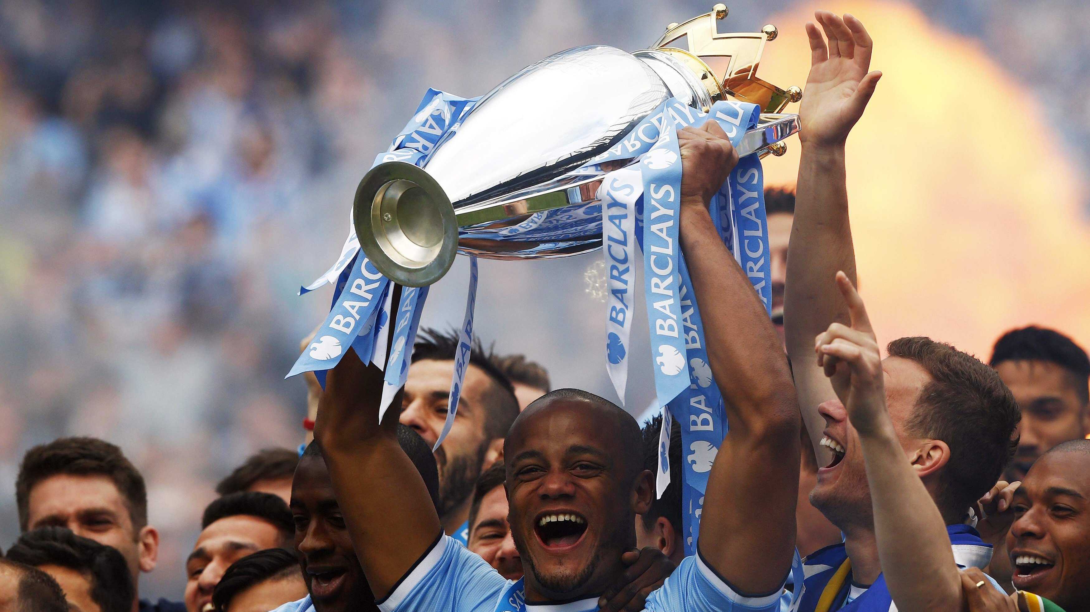 Manchester City Campeão Premier League 2013/14 Capitão Kompany