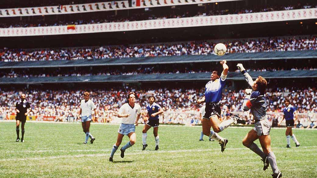Camisa de Maradona em gols antológicos contra Inglaterra será leiloada