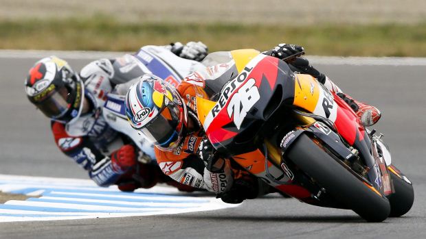 Dani Pedrosa e Jorge Lorenzo na disputa do circuito da MotoGP de Motegi no Japão
