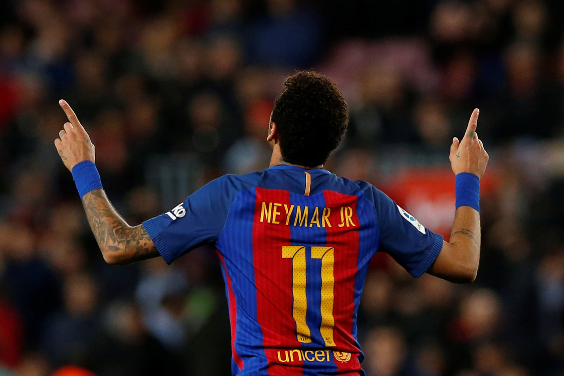Barcelona goleia Gijón com gol de falta de Neymar