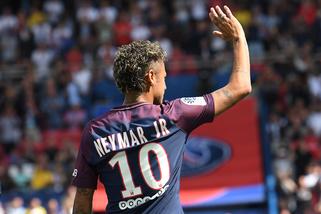Neymar, a contratação mais cara da história do futebol -