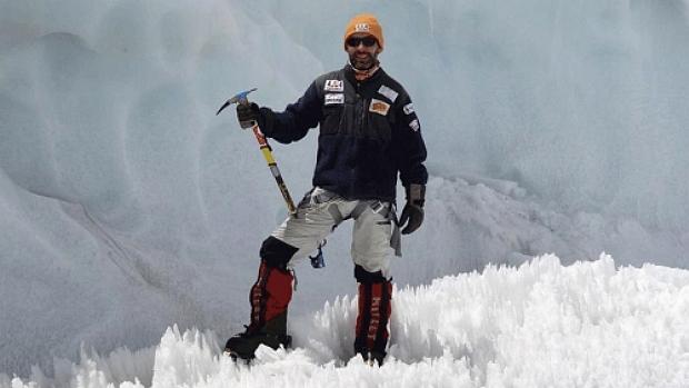 Brasileiro chega ao cume do Everest pela terceira vez