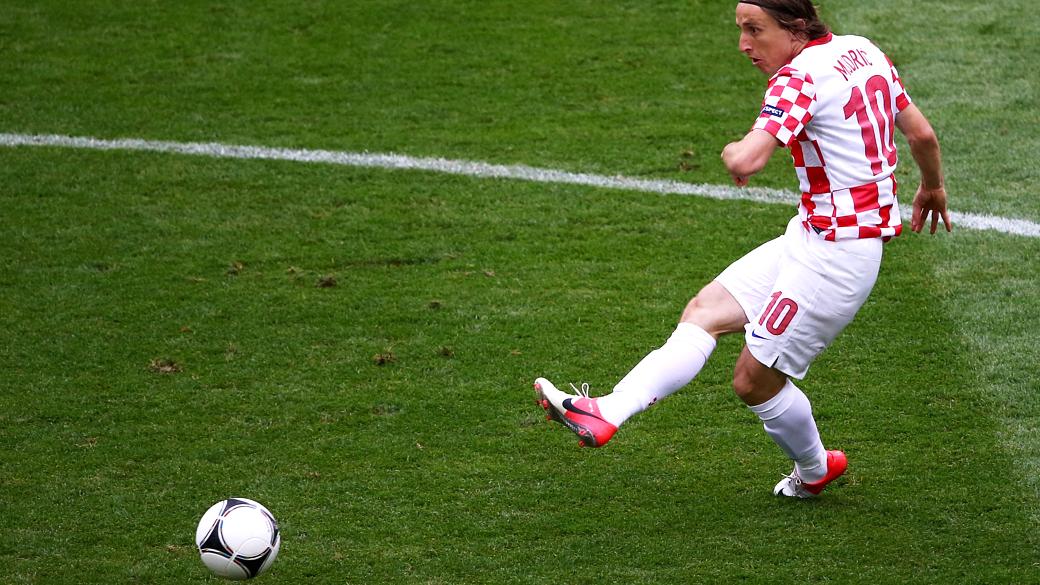 Real Madrid contrata croata Modric por cinco temporadas