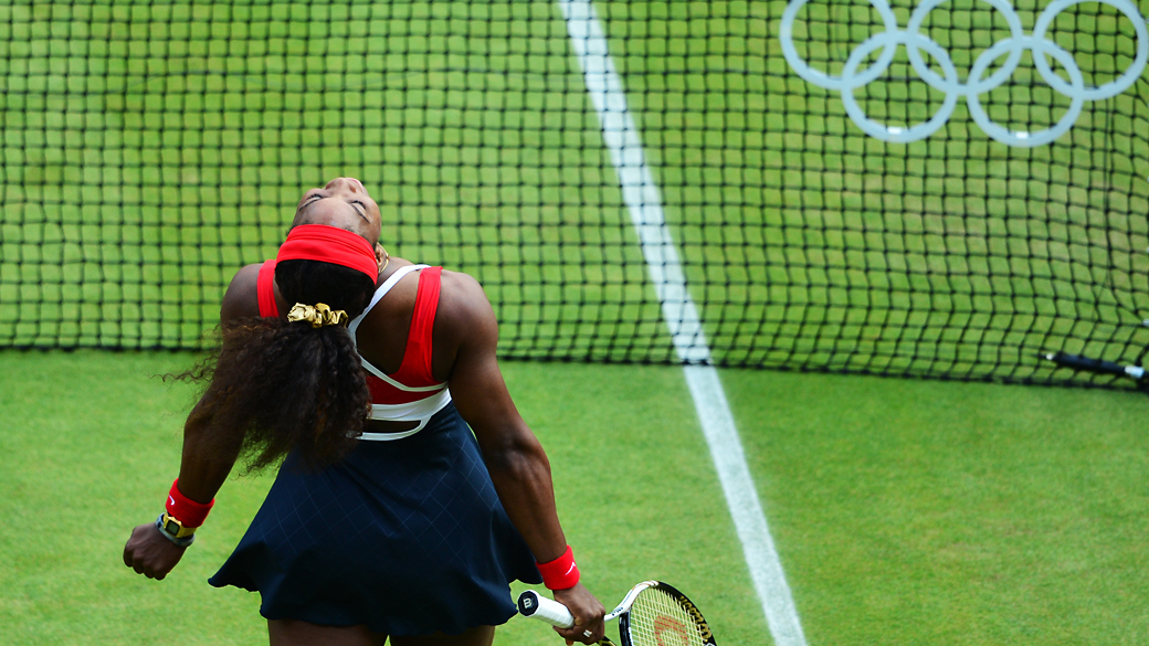 Serena vence romena e disputa final em Stanford