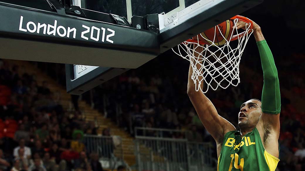Brasil arrasa a China e garante vaga nas quartas de final