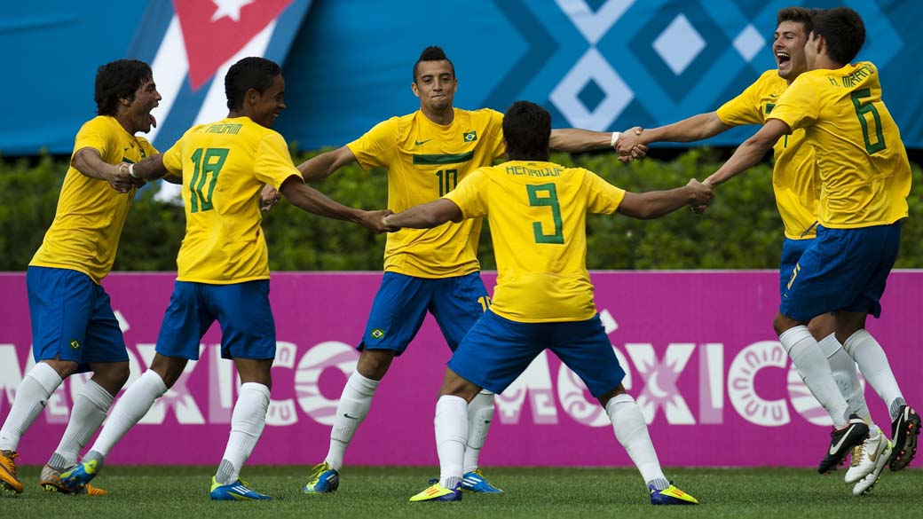 Pan-2015: gramado faz Brasil desistir do futebol masculino