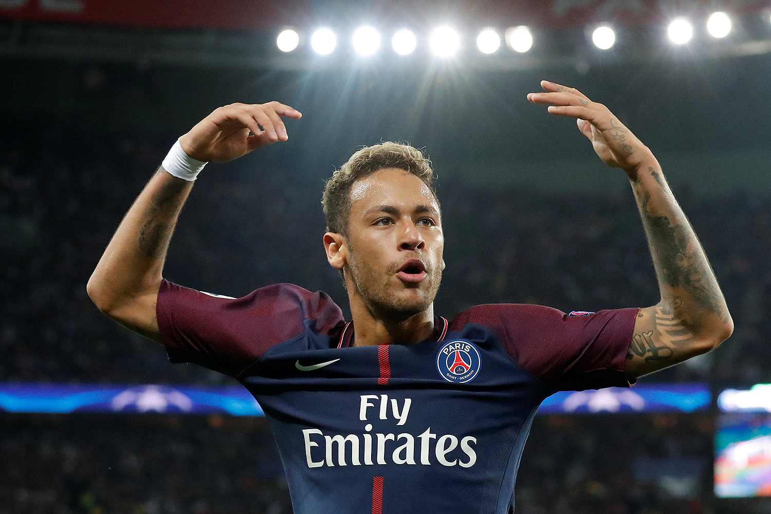 Neymar é o 1º confirmado em lista de finalistas da Bola de Ouro